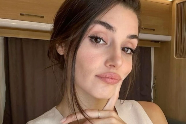 Ханде Эрчел ответила хейтерам на критику ее актерской игры