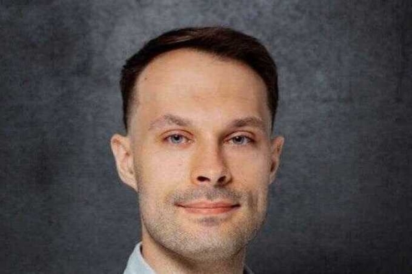 В Томске снова задержали активиста Антона Исакова сразу после отбытия административного ареста